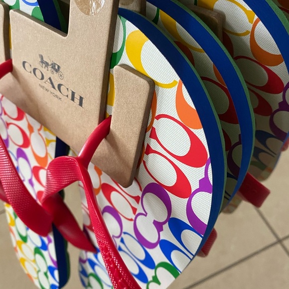 Women’s Coach Pride Rainbow Signature Flip Flops🌈​ - Picture 7 of 9